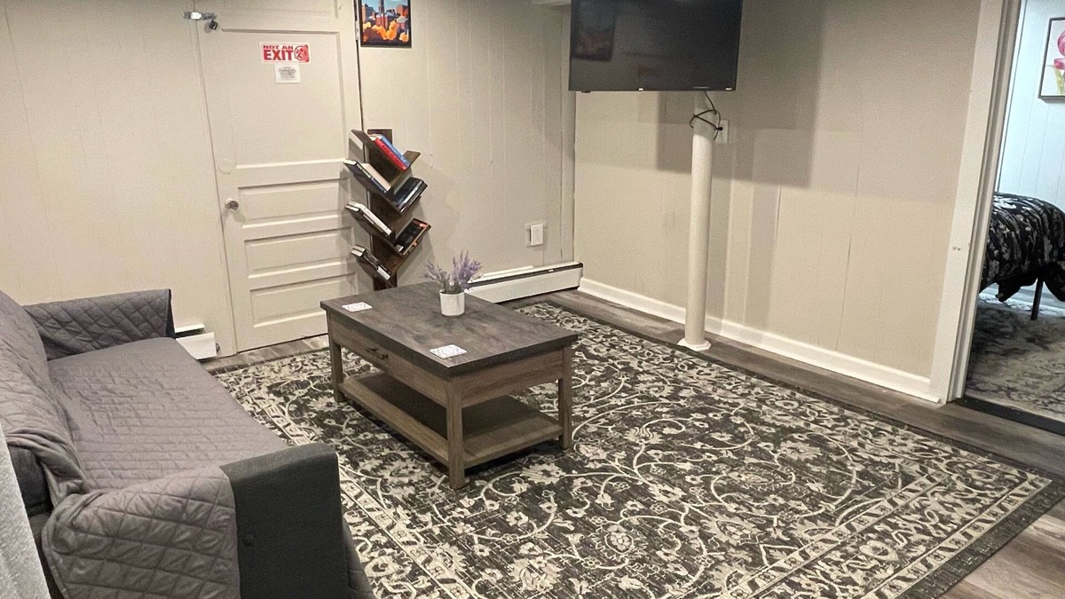 Worcester Apartment | Cozy 1BR Getaway Near Downtown Worcester – Comfortable & Convenient Stay!