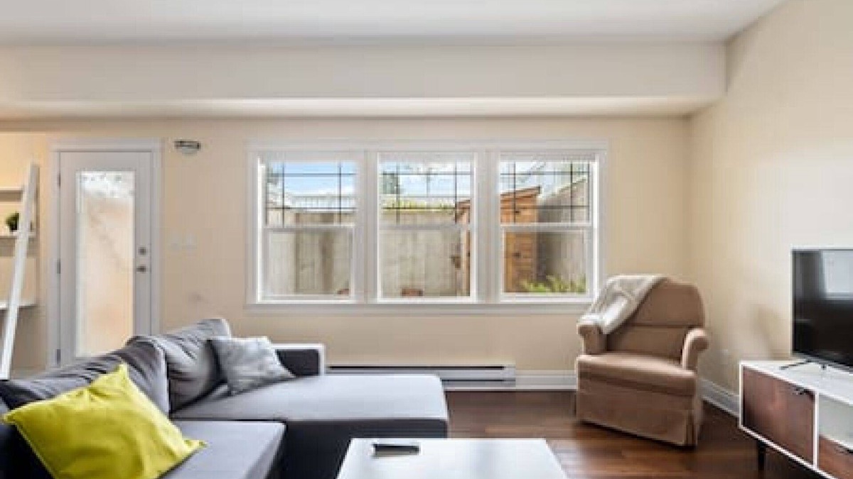 White Rock House | Cozy 1BR Guest Suite, White Rock
