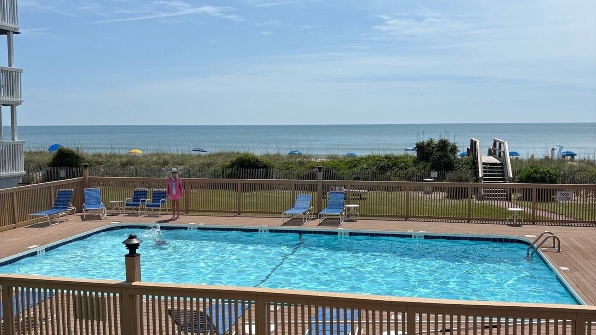 Wilmington Beach Condo | Cozy 1st floor 1 bedroom oceanfront condo in Carolina Beach