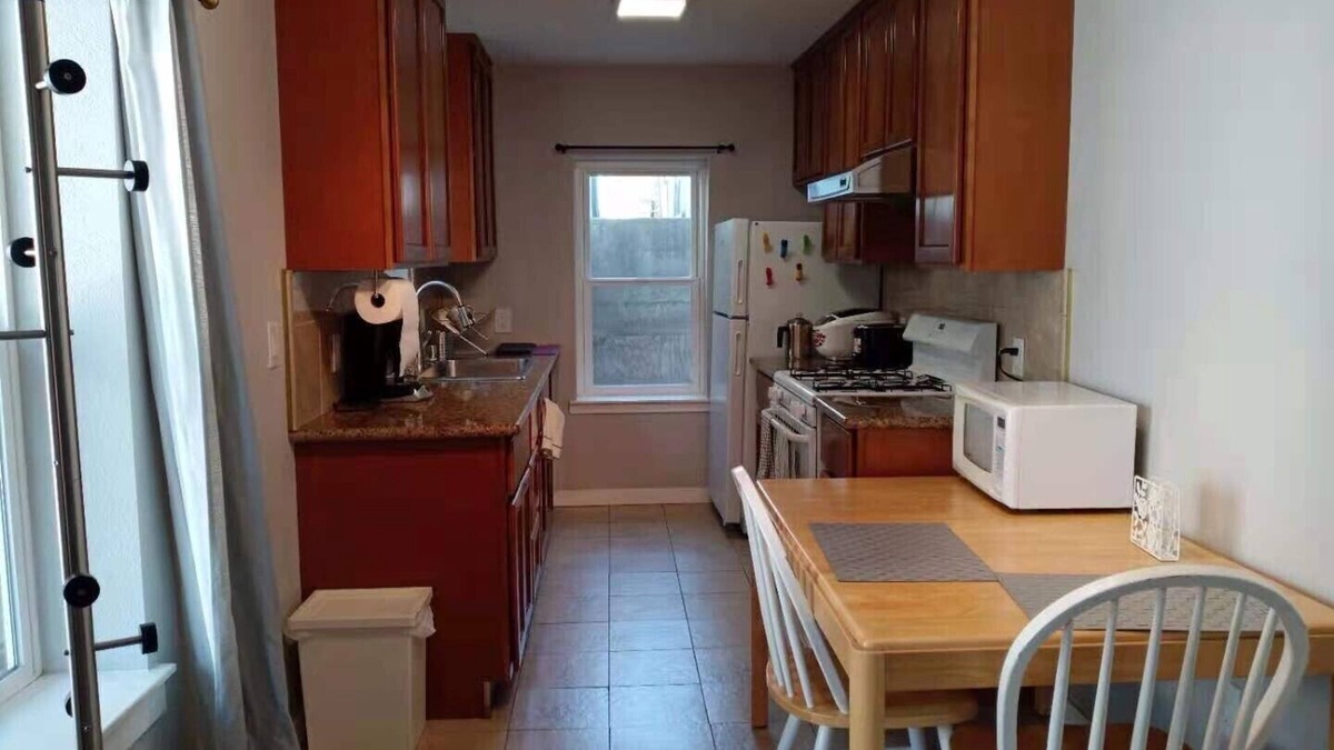 Albany Condo | Cozy 2/2 Albany Condo