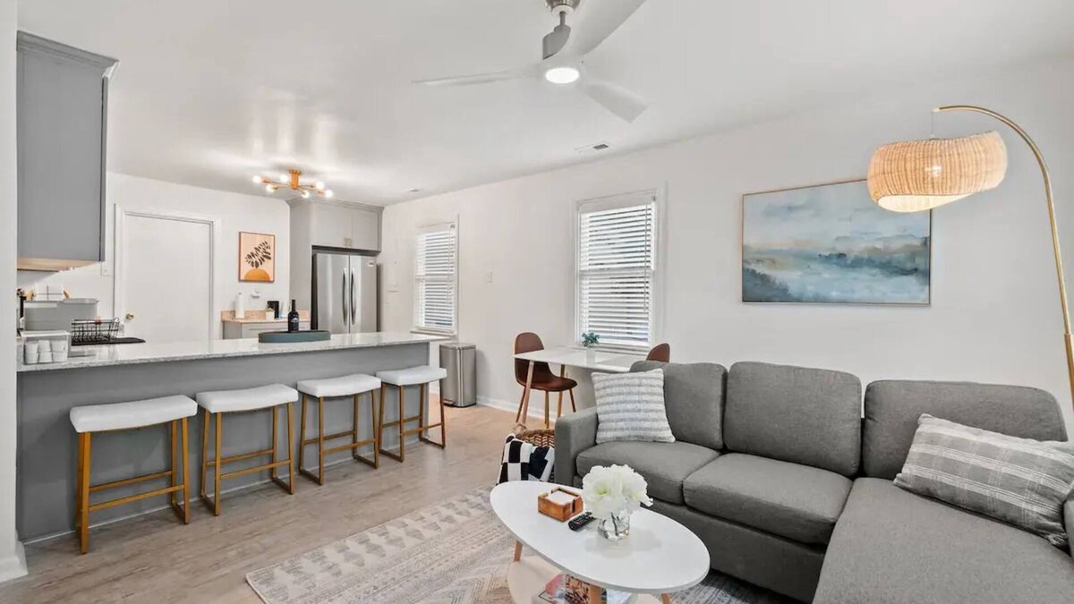 Hampton House | Cozy 2 Bdrm Home by the Beachnn