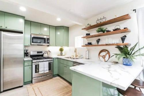 Santa Clarita House | Cozy 2 bdrm Home in the Heart of SCV near Six Flags