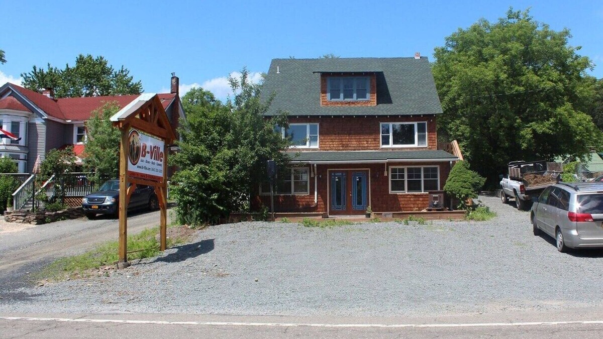 Barryville Apartment | Cozy 2 Bdrm In Heart Of Barryville! Raft, Hike On Scenic Byway Rte 97