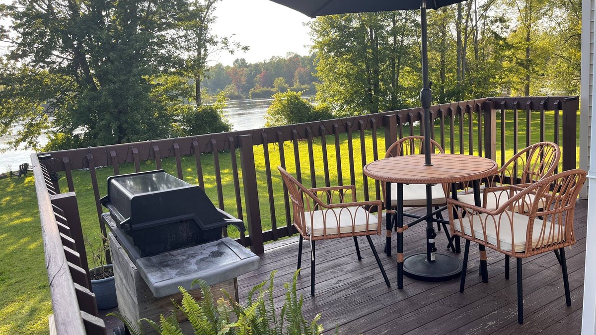 Potsdam Apartment | Cozy 2-bdrm in village of Potsdam. Walk to downtown, directly on the river.