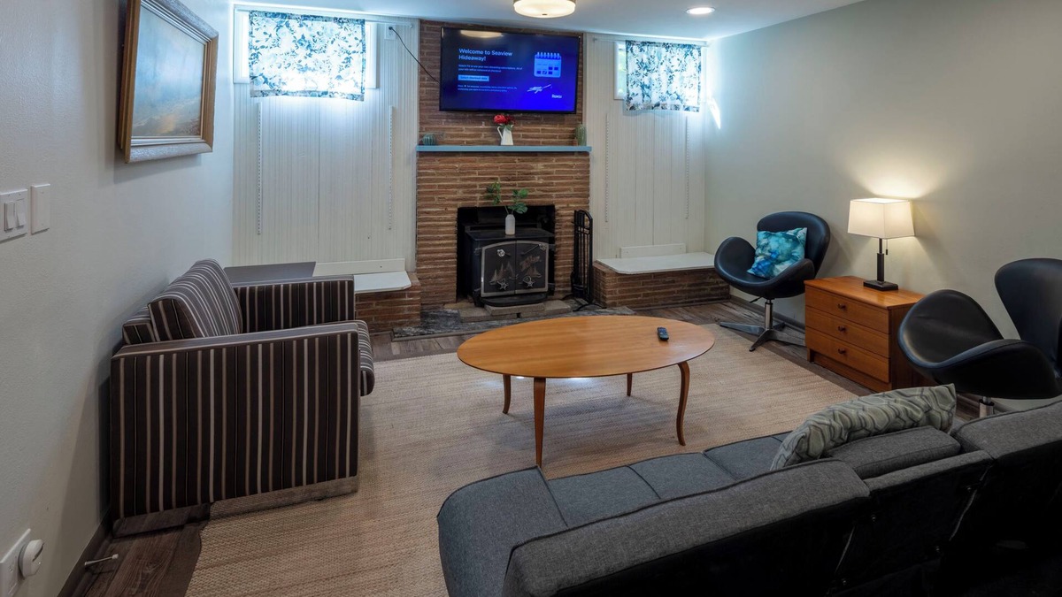West Seattle House | Cozy 2-bed/1ba daylight basement, Sleeps 6, 2 miles from Alki Beach