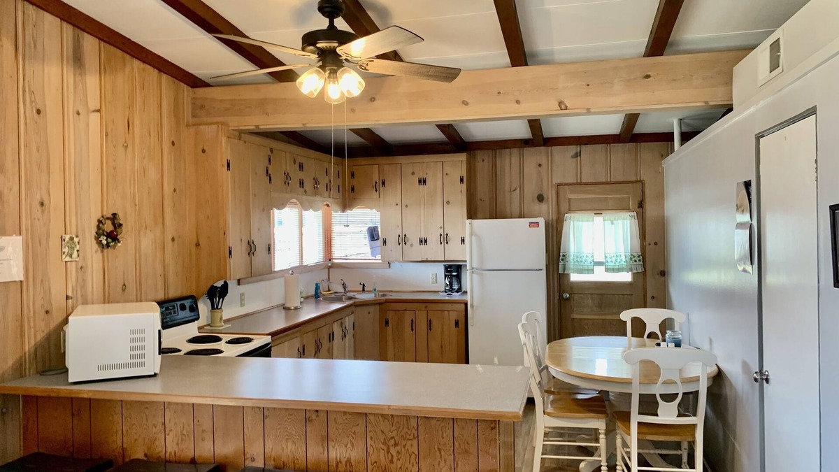 Cleora Cottage | Cozy 2 Bed 2 Bath Lake Front Cottage
