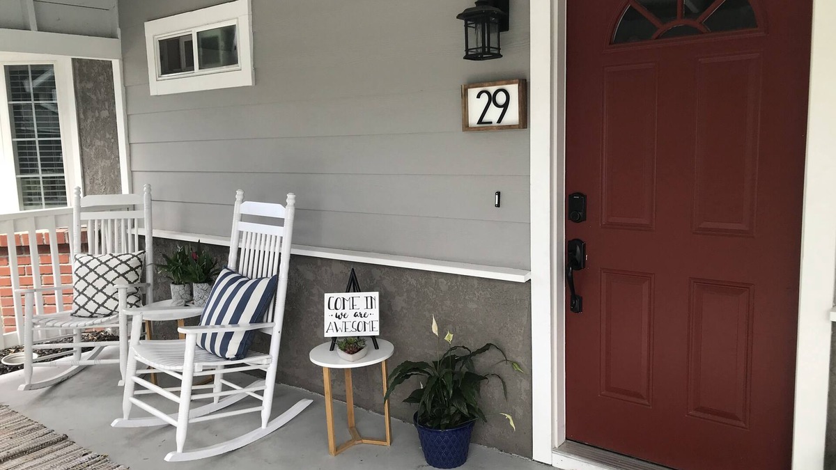 Pleasant Hill House | Cozy 2 bed, 2 bath home, walking distance to everything! Big yard. Dog friendly!