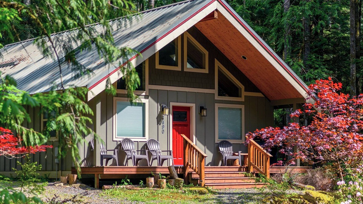 Warnick House | Cozy 2 Bed/2 Bath with sauna, perfect for small families
