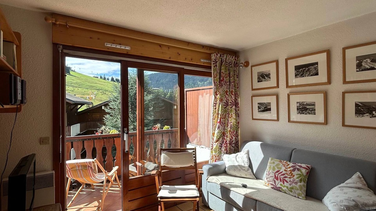 La Clusaz Apartment | Cozy 2-bed apartment with garage, near village and lifts