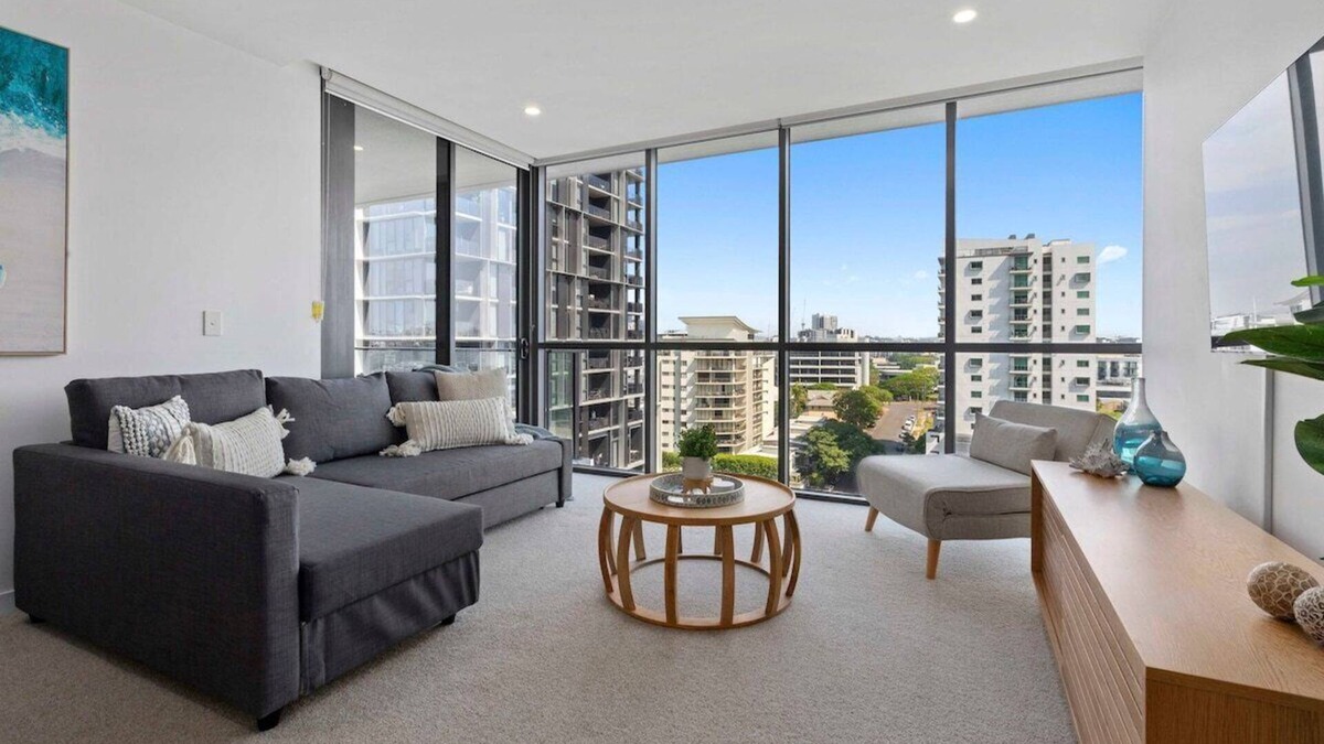 Milton Apartment | Cozy 2 bed Retreat Milton - Pool, Walk to SStadium