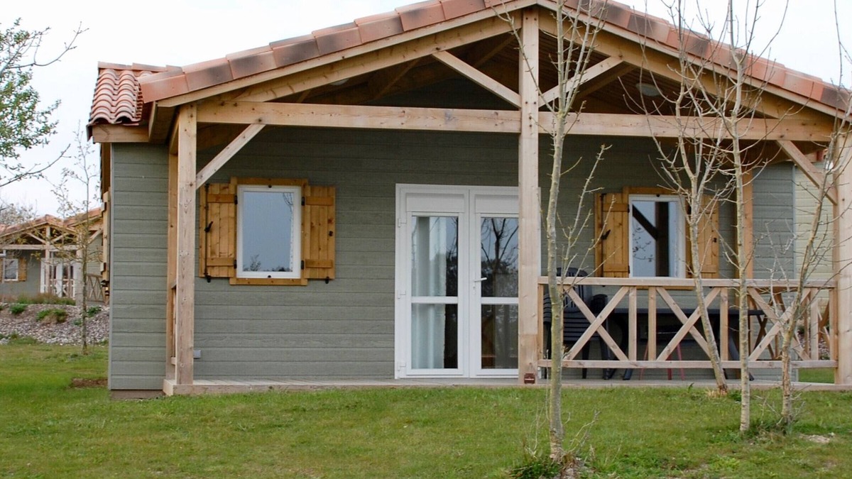 La Chapelle-Hermier Ski Chalet | Cozy 2-Bedroom Chalet with Pool Near Jaunay Lake and Beaches