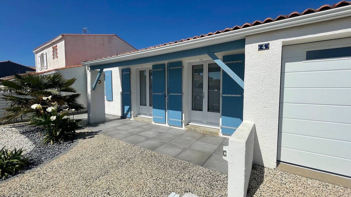 Chateau-d'Olonne House | Cozy 2-Bedroom House with Garden, Terrace & BBQ – Near Beach & Shops