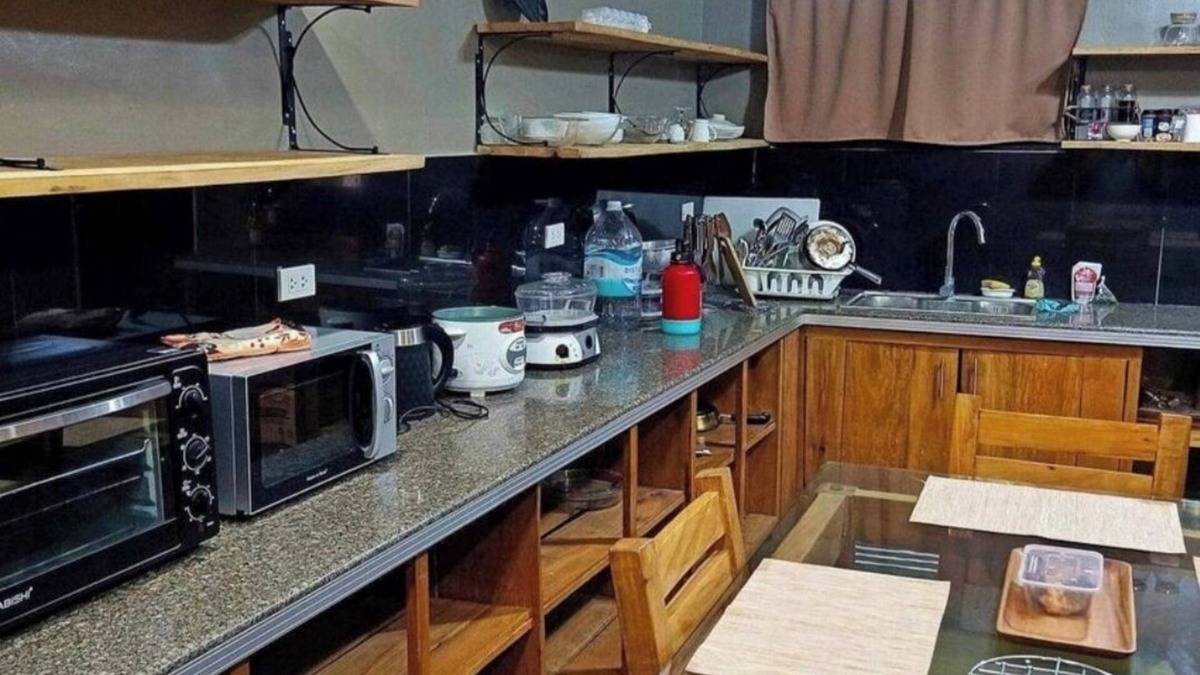 General Santos House | Cozy 2-bedroom townhome in charming General Santos City with WiFi, AC