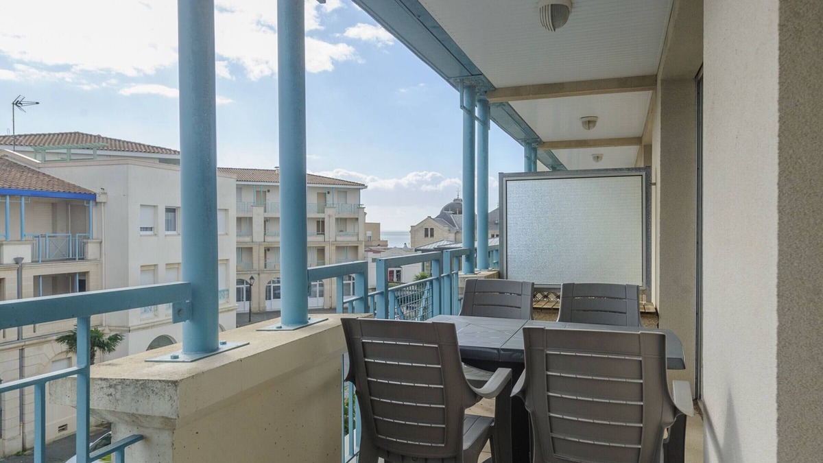 Quartier du Casino Apartment | Cozy 2-Bedroom Apartment with Sea View, Balcony, Pool, Tennis, and Private Parking Near Beach