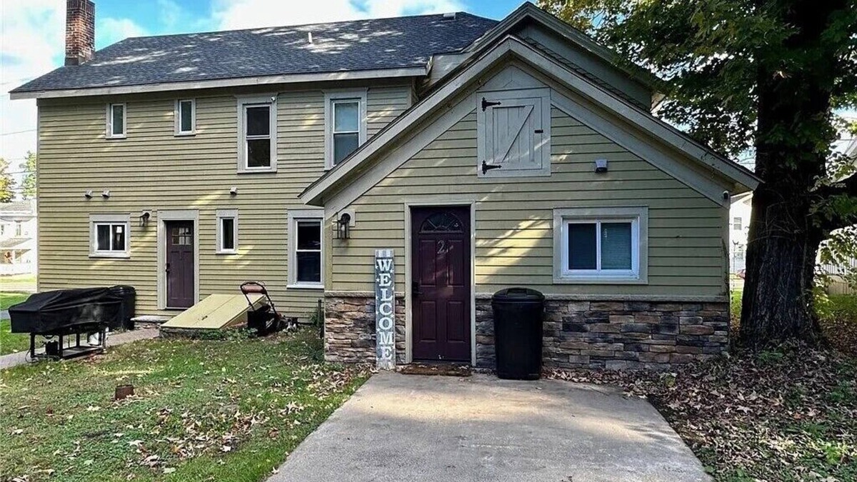 Parish House | Cozy 2-bedroom 1 bath Townhome close to I81 Perfect for Snowmobilers and Anglers