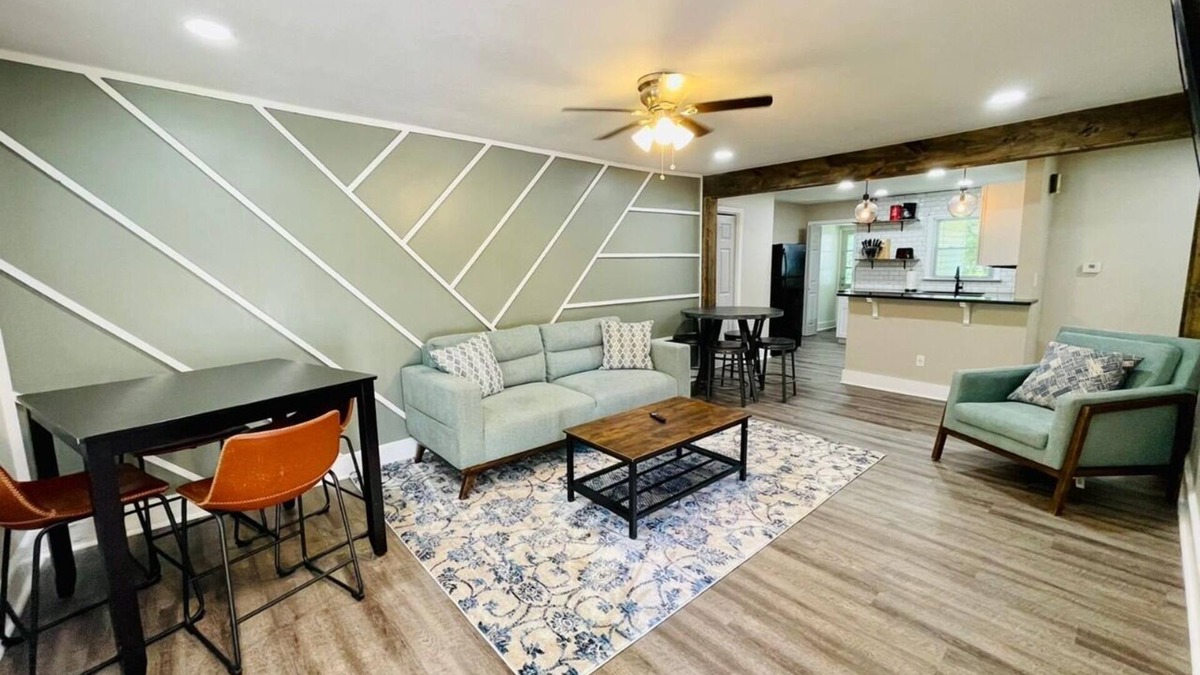 Marietta House | ✶ Cozy 2 Bedroom 1 Bath Entire House ✶