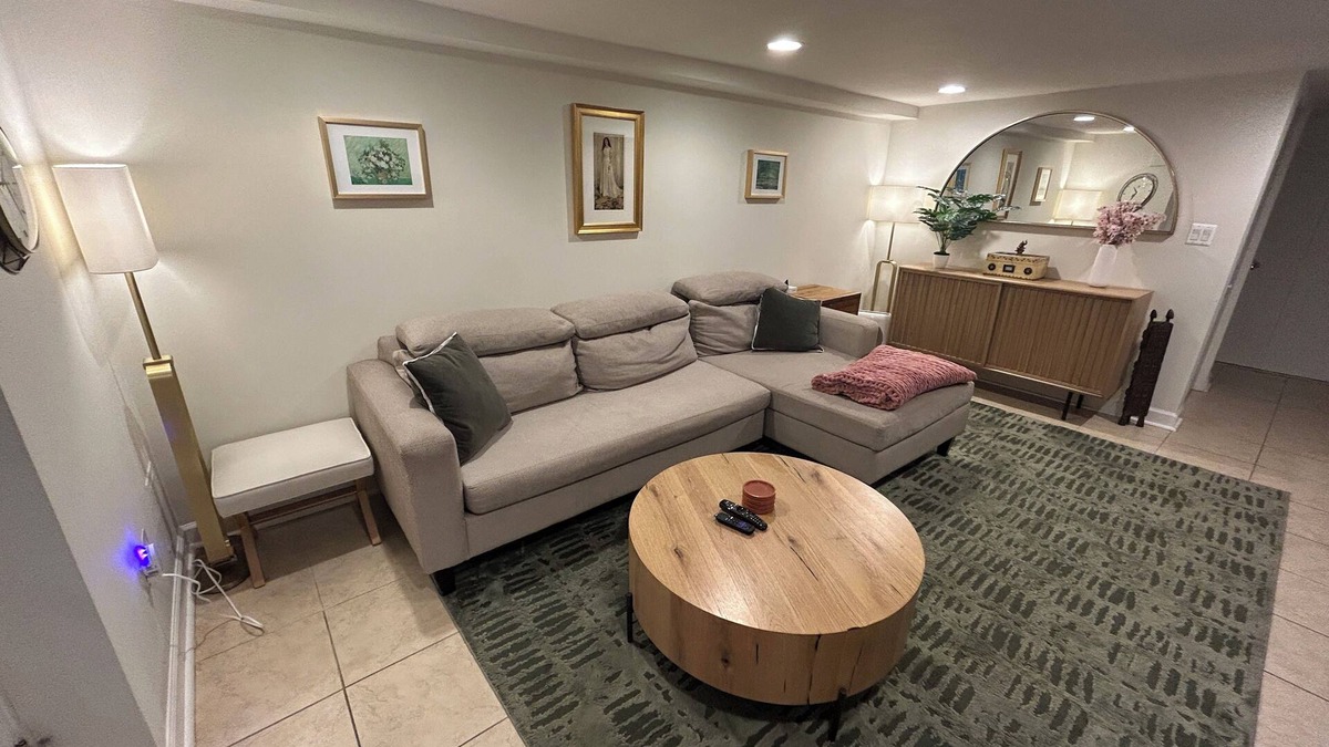 Columbia Heights Apartment | Cozy 2-bedroom 2-bath apartment in central Washington DC with WiFi, AC