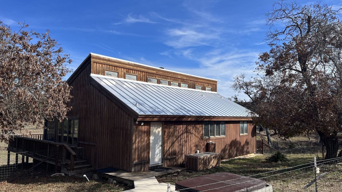 Harper Cabin | Cozy 2-bedroom, 2-bath cabin with WiFi, AC in Harper Tx on secluded 215 acres.