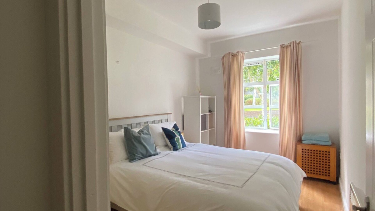 Dublin Apartment | Cozy 2-bedroom (3 bed) apartment in heart of historic old Dublin