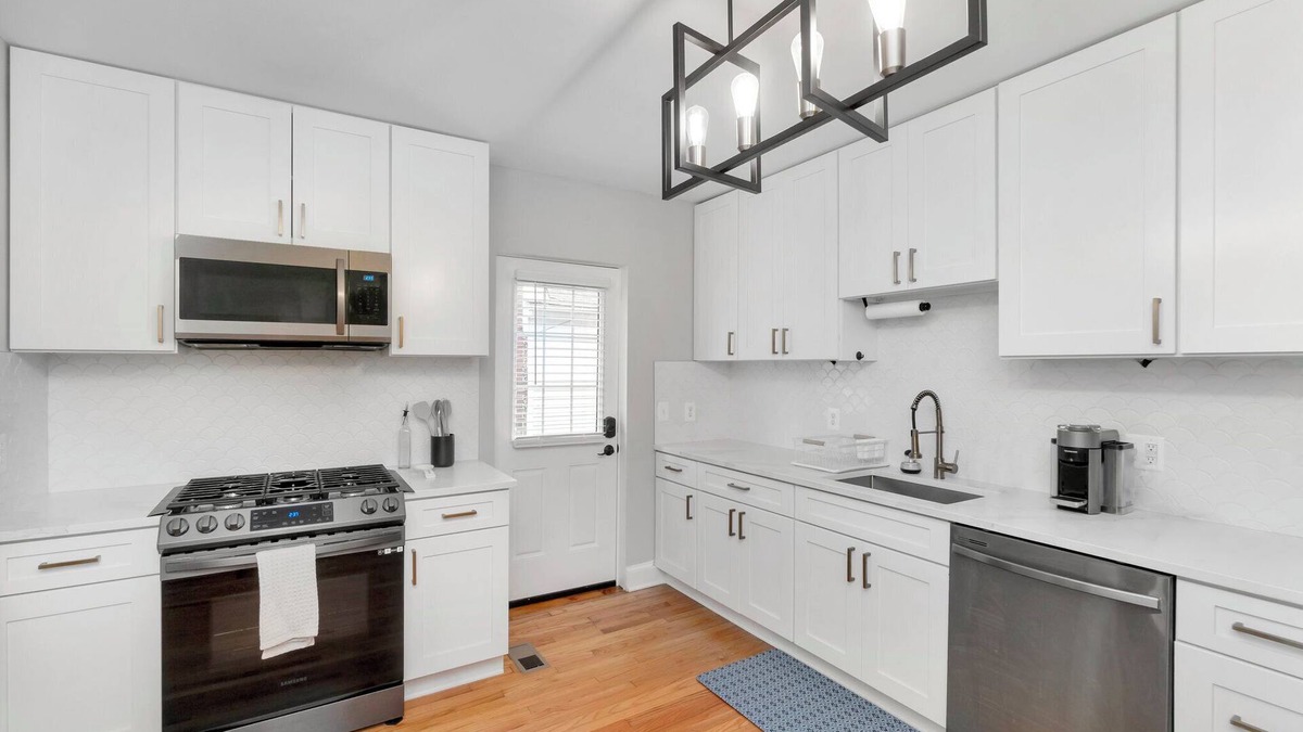 Fredericksburg Apartment | Cozy 2-bedroom apartment in charming downtown Fredericksburg, 1GB WiFi, VRE