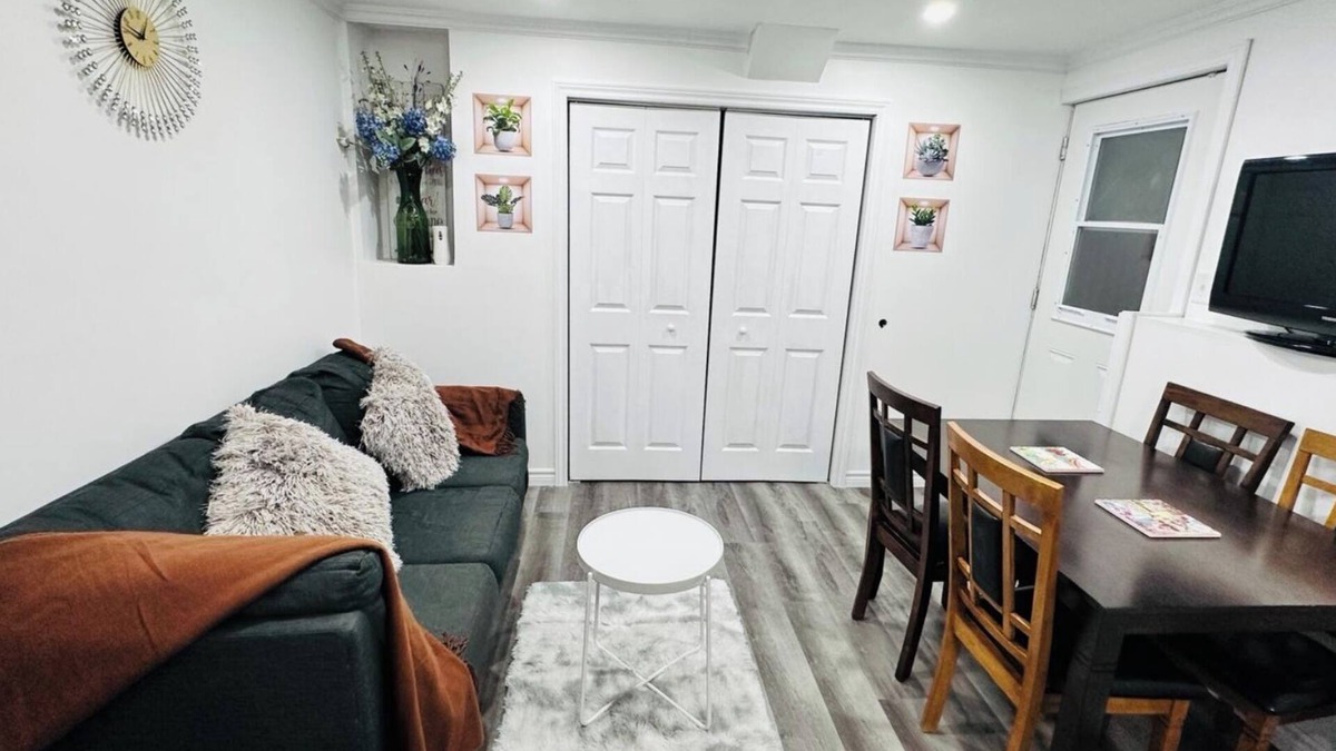 Terra Nova Apartment | Cozy 2 Bedroom Apartment near St.John's airport with lockbox key Entrance.
