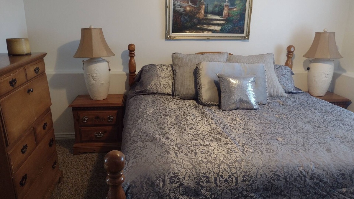 Elk Ridge Apartment | Cozy 2-bedroom apartment in enchanting Elk Ridge with AC, WiFi cottage feel