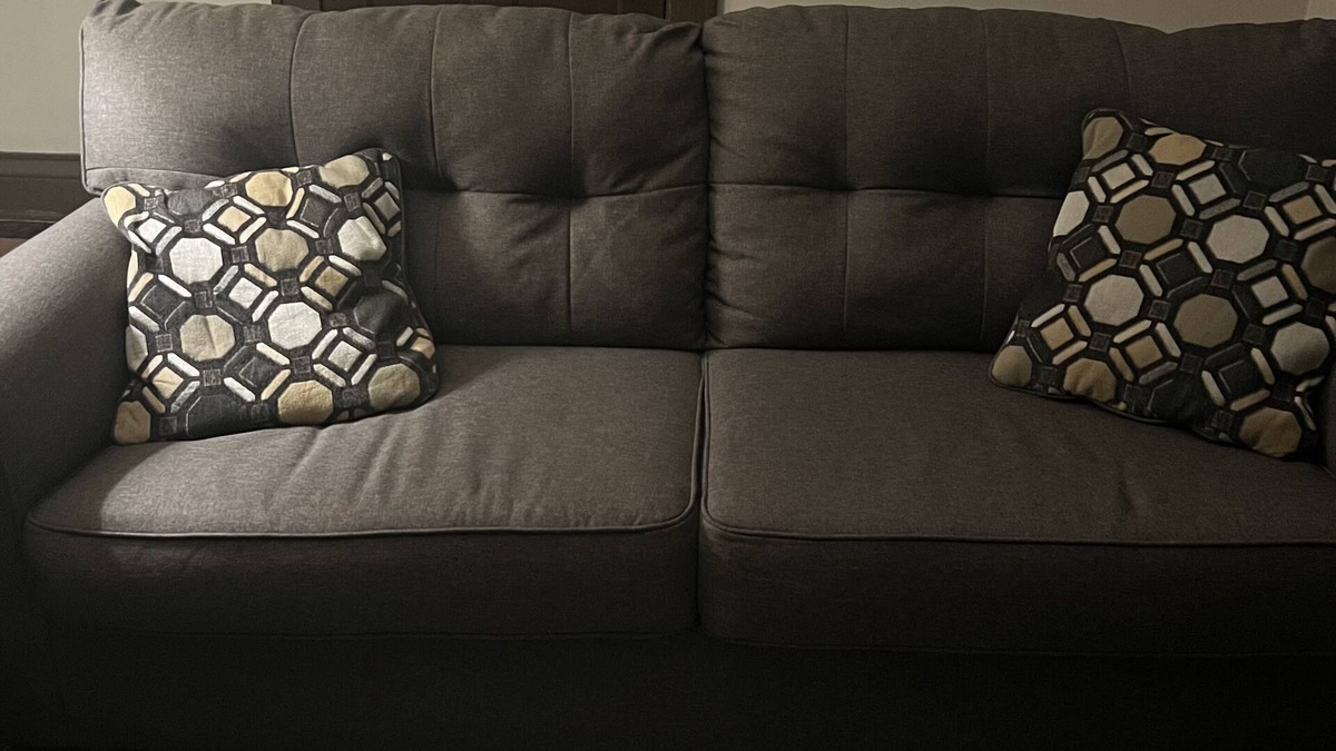 Rochester Apartment | Cozy 2 bedroom apartment near Strong Memorial Museum and restaurants/stores.