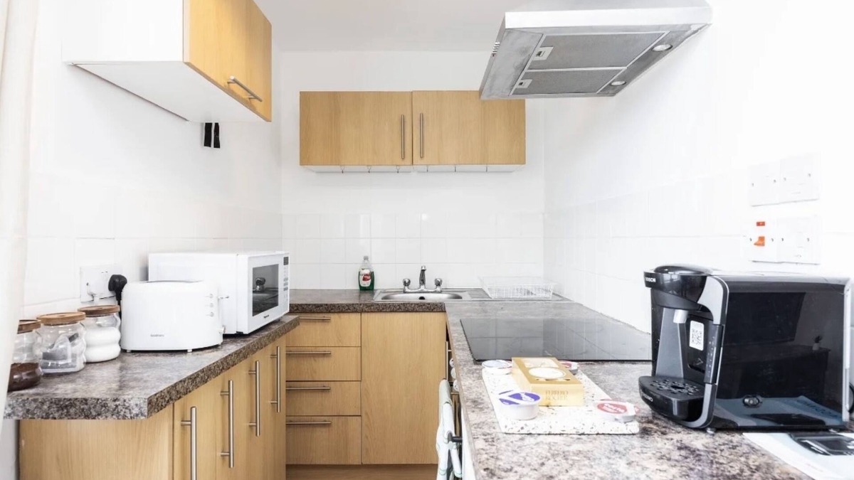 Thamesmead Apartment | Cozy 2 Bedroom Apartment In London