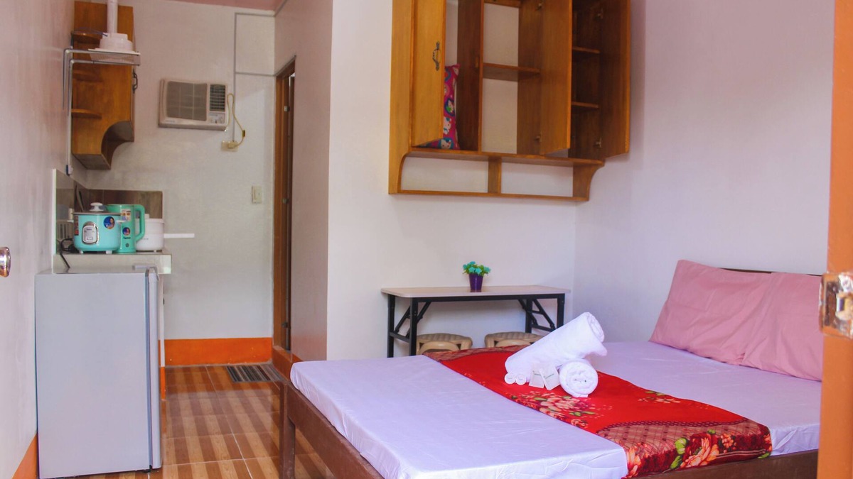 Tawala Apartment | Cozy 2-bedroom apartment in charming Panglao with WiFi, AC