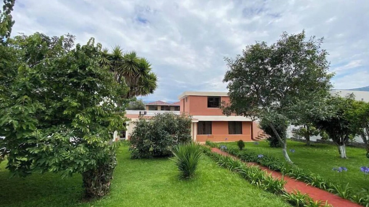 La Paz House | ★Cozy 2 bedroom Apartment ★ Large Yard ★ Paradise★