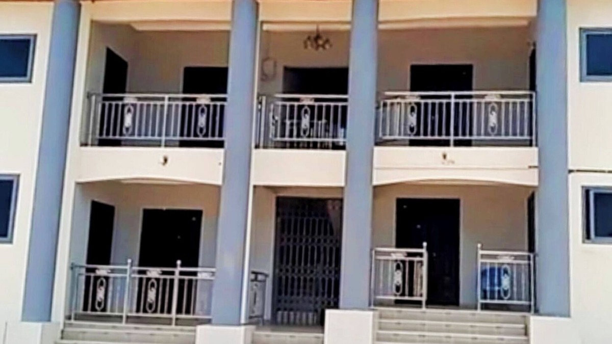 Elmina Apartment | Cozy 2-bedroom apartment in adorable Elmina with AC, WiFi