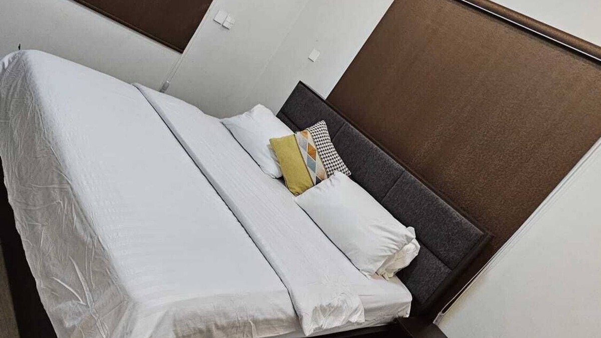 Madina Apartment | cozy 2 bedroom apartments 15 mins away from the airport