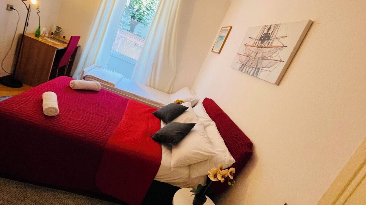 Celio Apartment | Cozy 2-bedroom apartment in welcoming Roma In centre of city of history