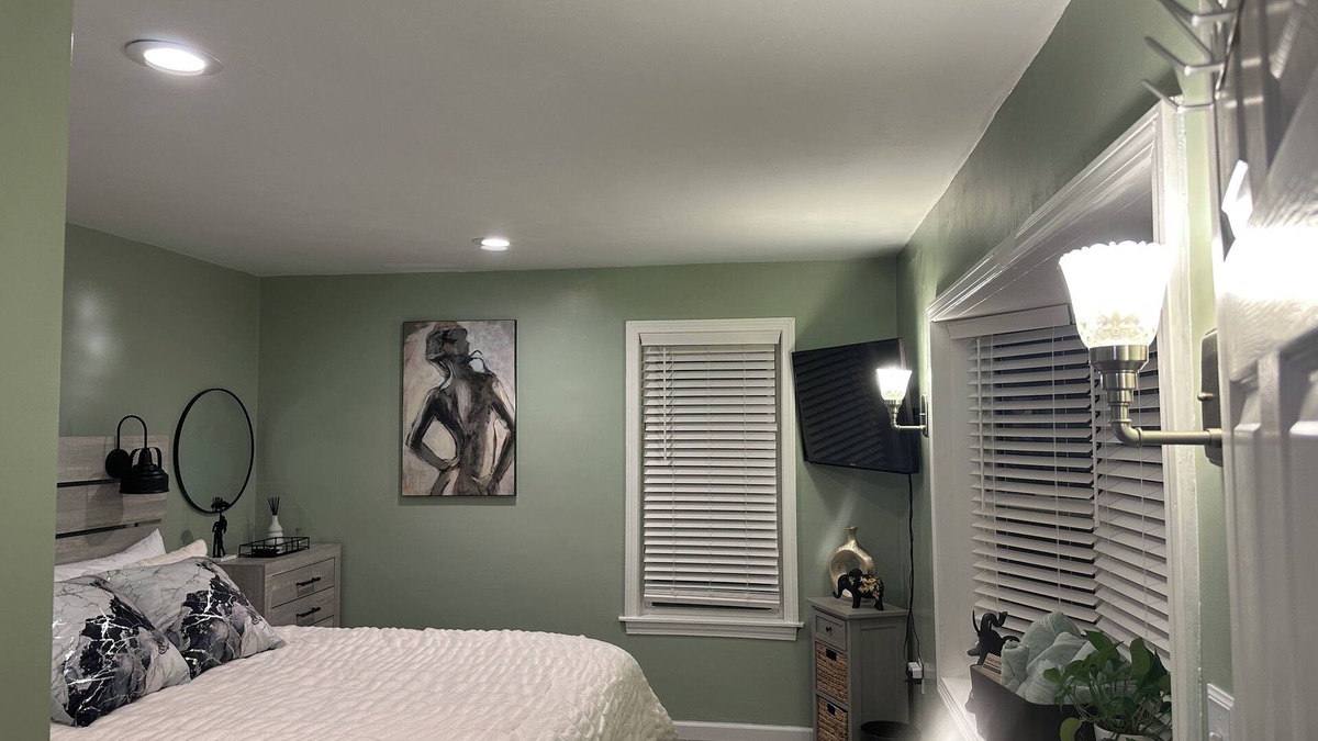 Hyde Park Apartment | Cozy 2-bedroom apartment in charming Boston with WiFi, AC