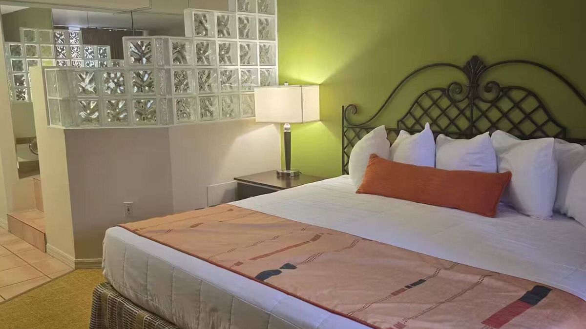 Weston Apartment | Cozy 2-bedroom apartment in charming Weston with AC, fitness room