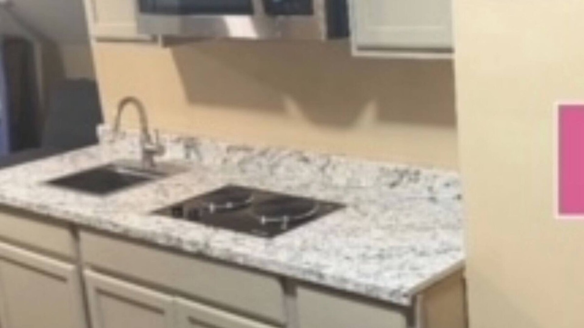 Springfield Apartment | Cozy 2-bedroom apt with WiFi, AC, and cable in Springfield, MA, near all college