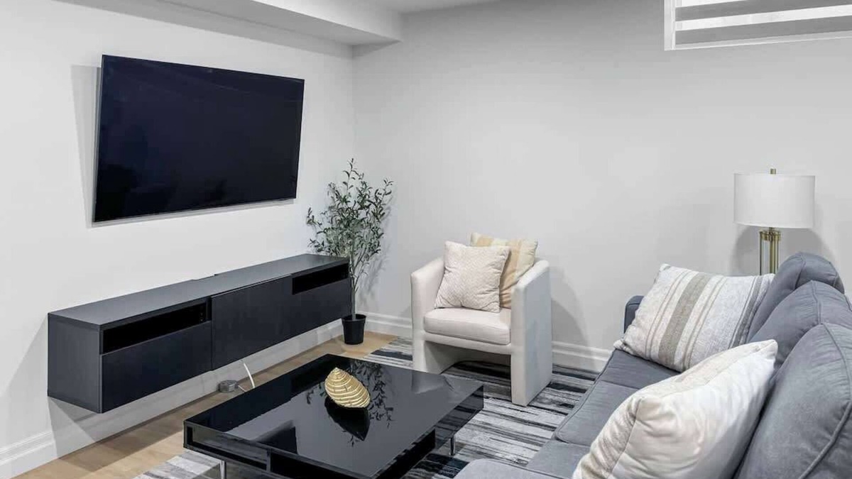 LaSalle Apartment | Cozy 2-Bedroom Basement Apt with Separate Entrance