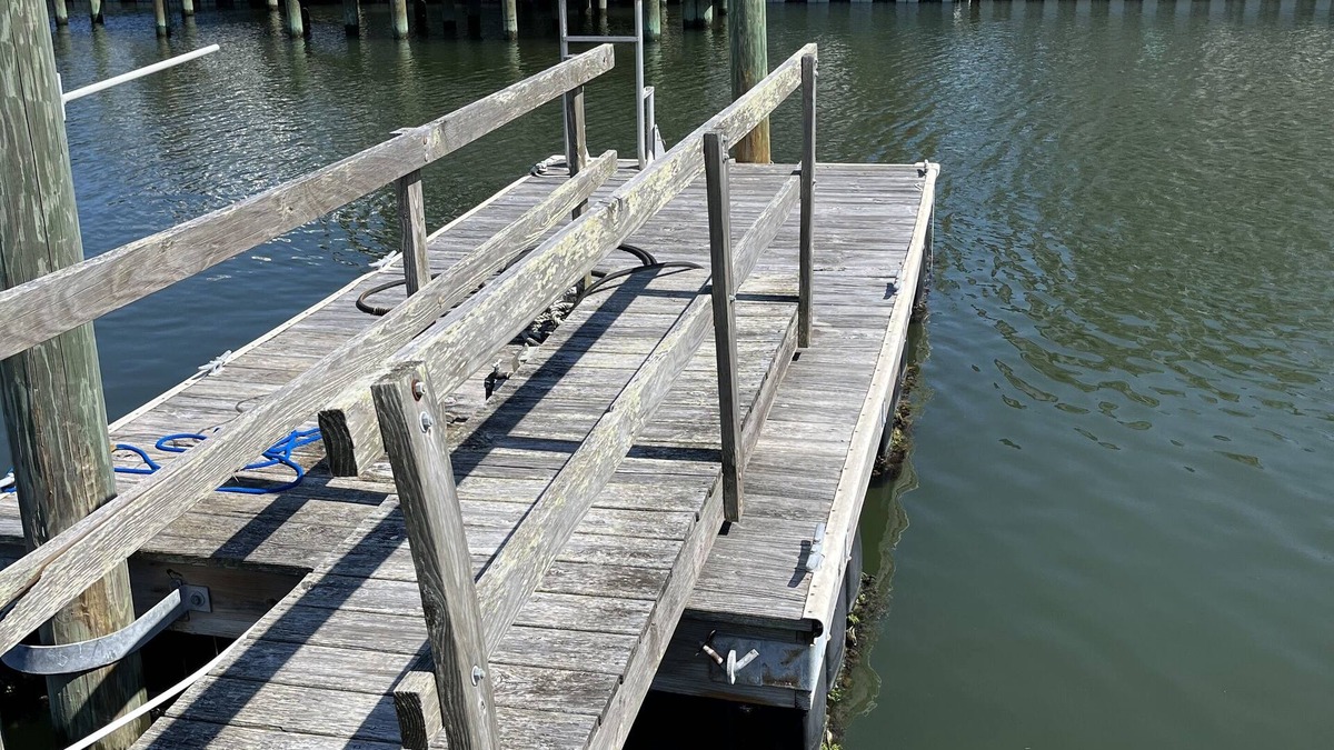 Atlantic Beach Cottage | Cozy 2-bedroom cottage near Triple S Marina
