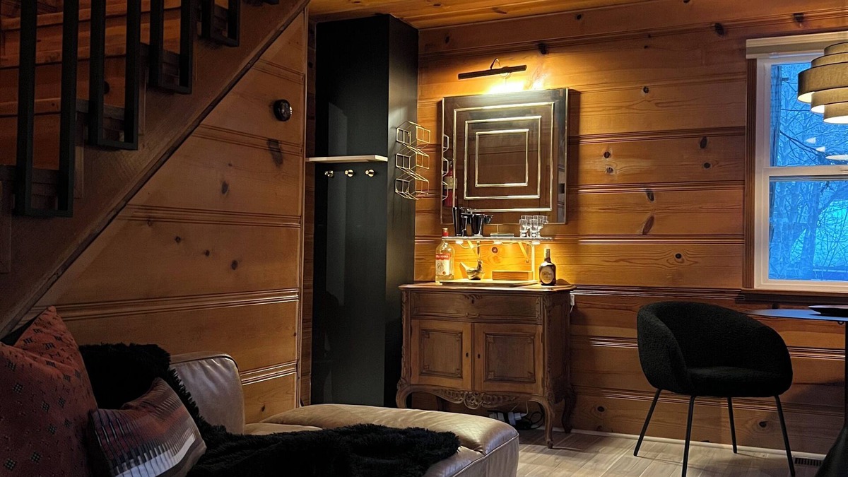 Arrowhead Villas Cabin | Cozy 2-bedroom cabin in charming Lake Arrowhead with full kitchen and WiFi