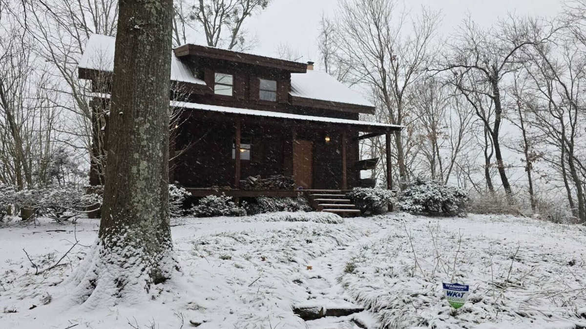 New Concord Cabin | Cozy 2-bedroom cabin within National Park with stunning lake view!