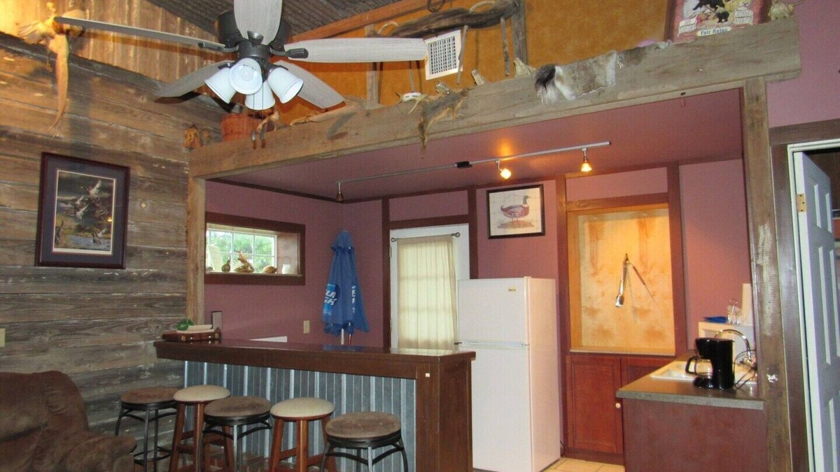 Mannford Cabin | Cozy 2-bedroom cabin in front of the lake!