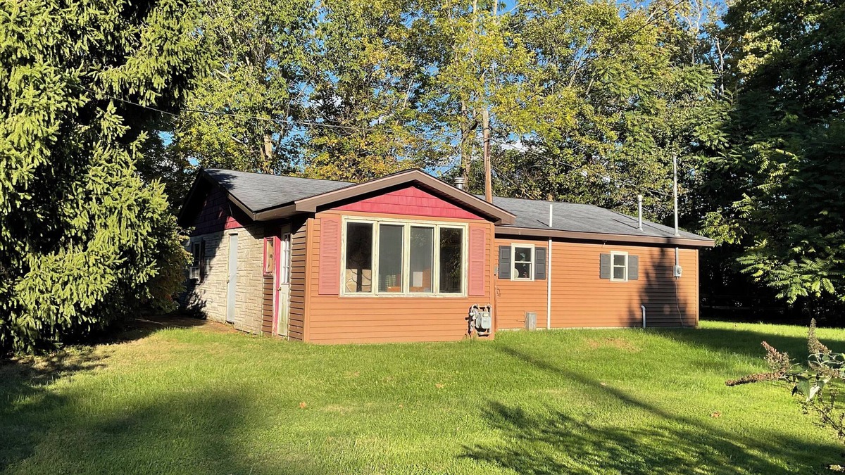 Girard Cabin | Cozy 2-bedroom cabin with AC, WiFi in charming Girard