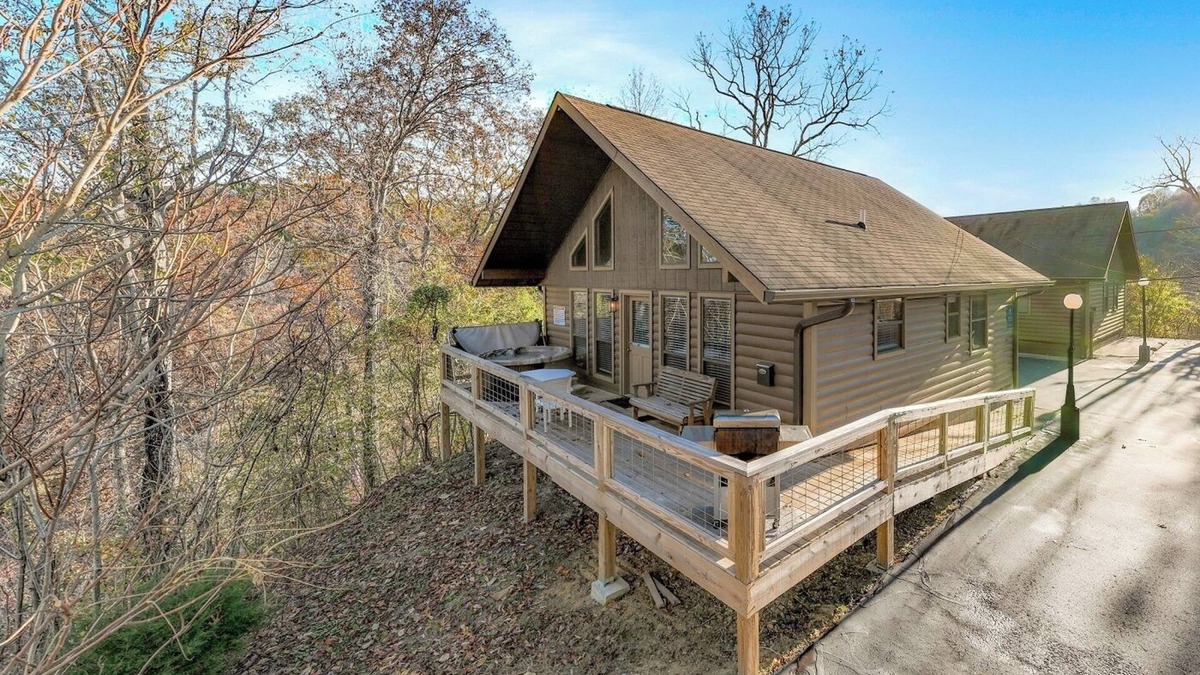 Celina Cabin | Cozy 2 Bedroom Chalet .5 Miles from Dale Hollow Lake #5