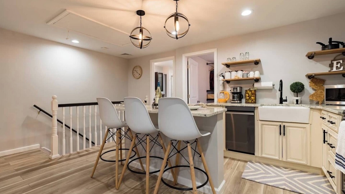 Bellmawr Apartment | Cozy 2 Bedroom Close To Philly