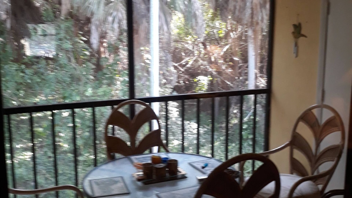 Pinellas Point Condo | Cozy 2-bedroom condo in enjoyable St. Petersburg with AC, fitness room