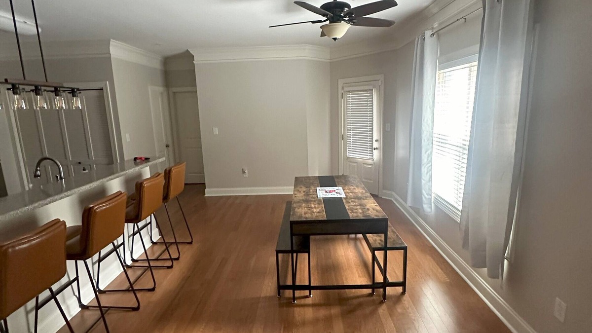 Athens Condo | Cozy 2-bedroom condo in amazing Athens with WiFi, AC close to Campus & 5 points