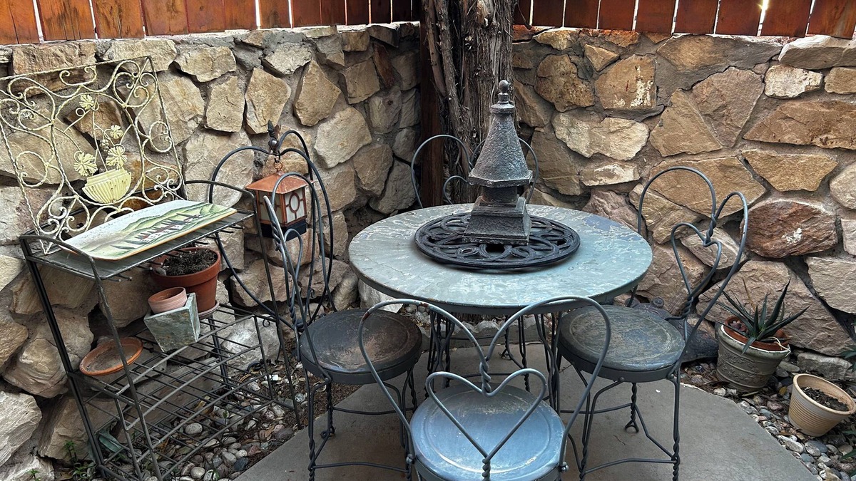 El Paso Condo | Cozy 2-bedroom condo with WiFi, AC in enchanting El Paso