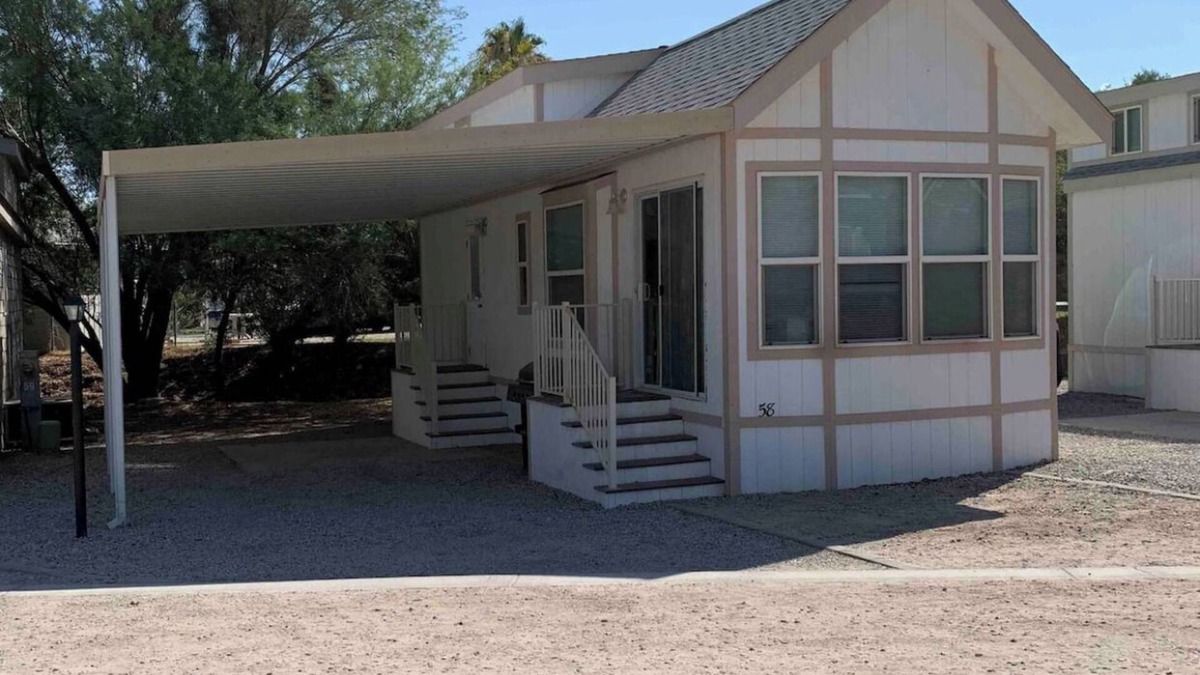 Ehrenberg Cottage | Cozy 2 bedroom Cottage by the River