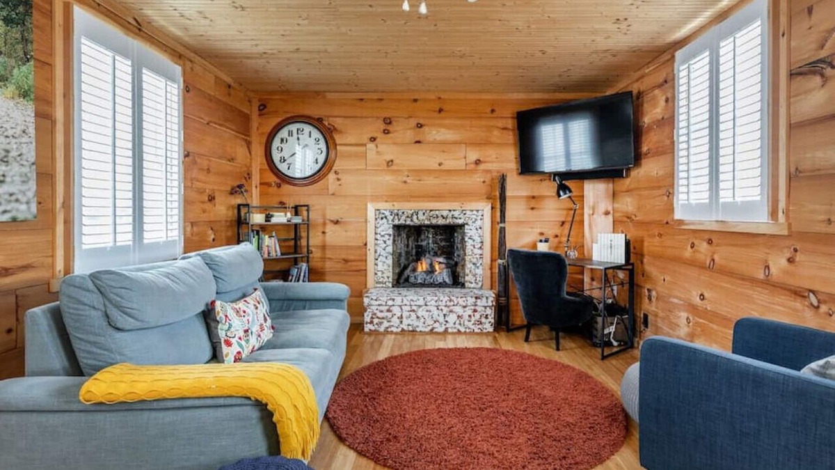 Lakeside Cottage | Cozy 2-bedroom Cottage with Access to Bantam Lake