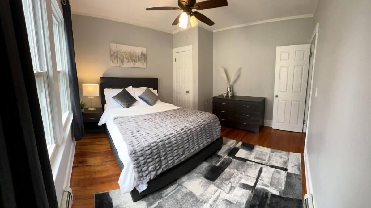 Center House | Cozy 2 Bedroom Family Stay